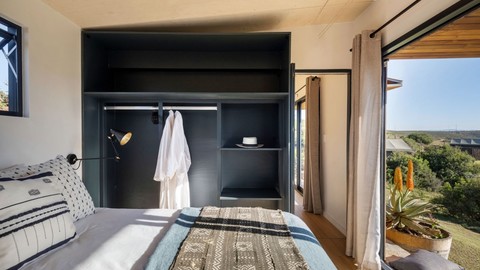 Hopewell Luxury Cabin Interior Bedroom Cupboard 58
